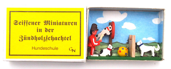 Seiffener Miniaturen in der Zündholzschachtel - Zündholzschachtel Hundeschule